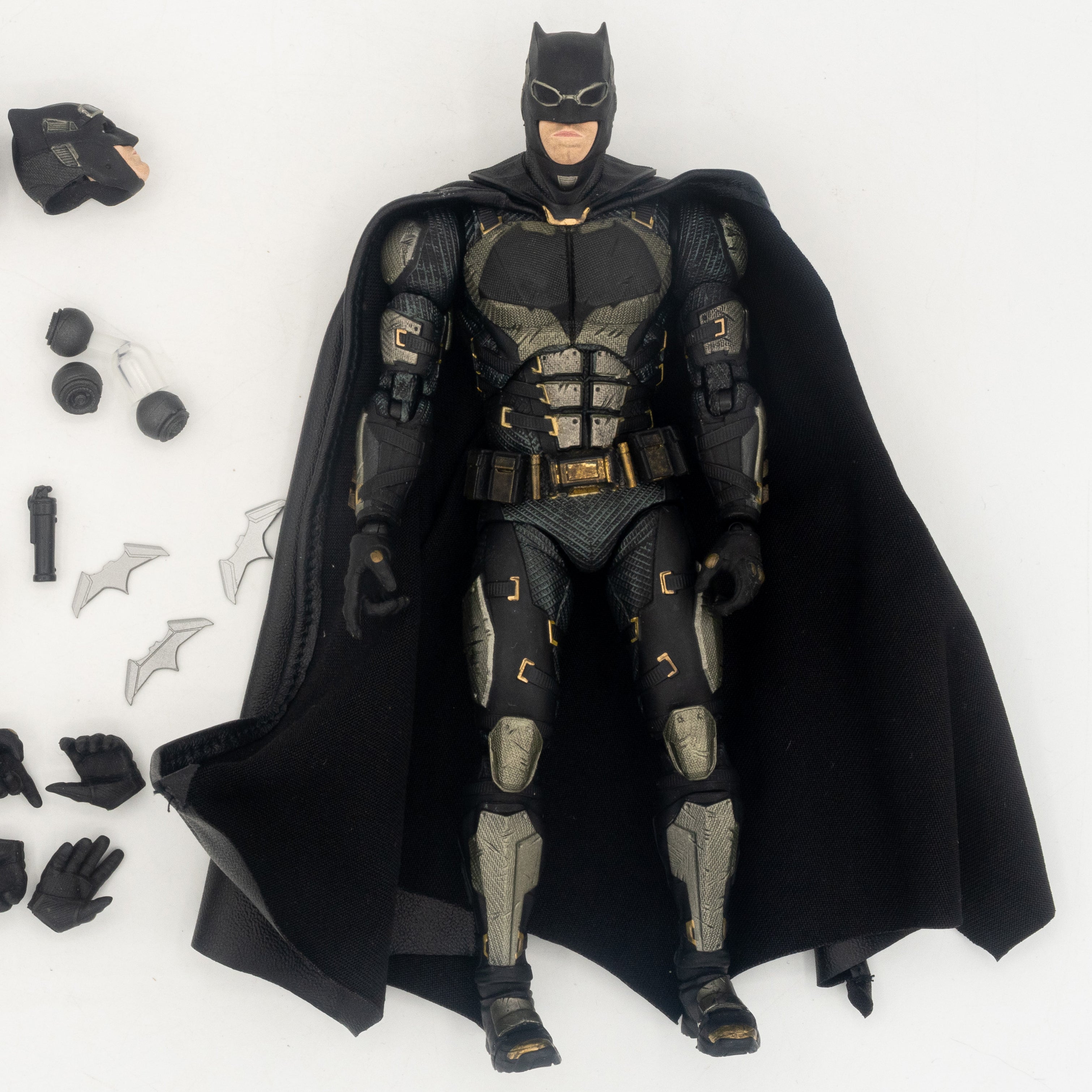 Mafex Justice League Batman Tactical Suit Actionfigur 16 cm