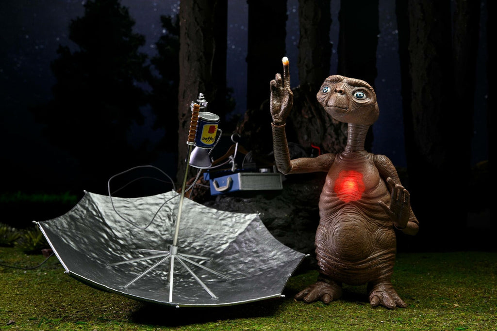 E.T. - Der Außerirdische Actionfigur Ultimate Deluxe E.T. 11 cm