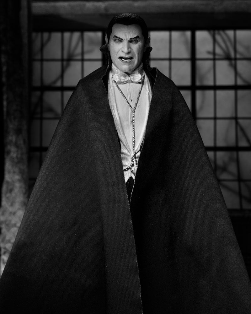 Universal Monsters Actionfigur Ultimate Dracula (Carfax Abbey) 18 cm Verpackung beschädigt